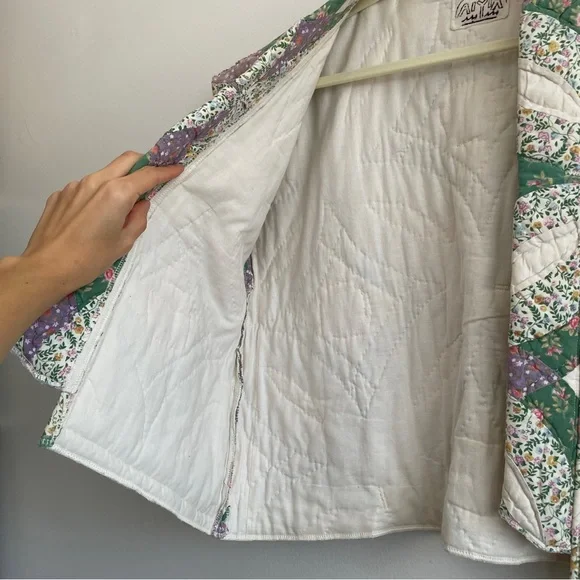 Handmade grandma quilted vest vintage Aiyia cottagecore prairie blanket large L - Picture 9 of 10